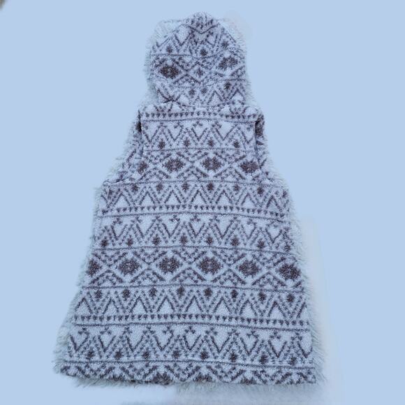 Plush Hooded Vest UGG Koolaburra Size M White Gray Geo Print Fleece Fuzzy Sherpa - Picture 8 of 8